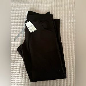 Figs Black Kade Cargo Scrubs Pants: Size Large: New with Tags